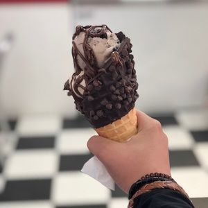 Meet your Posher, Abby